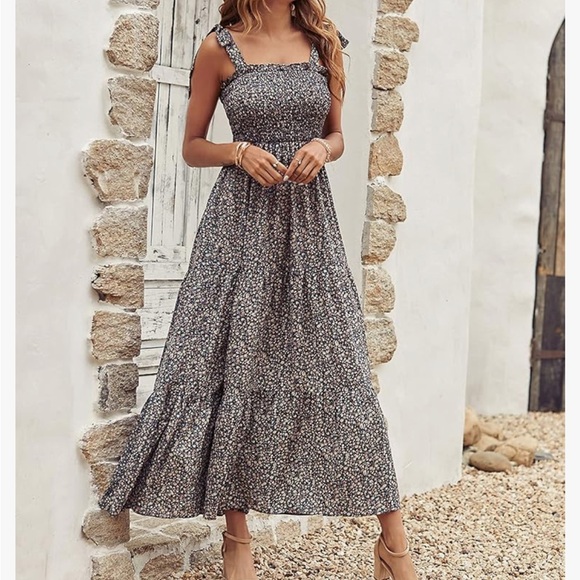 Sweet Floral Print Tie Strap Square Neck Tiered Skirt
Boho Maxi Dress - L - Picture 5 of 5